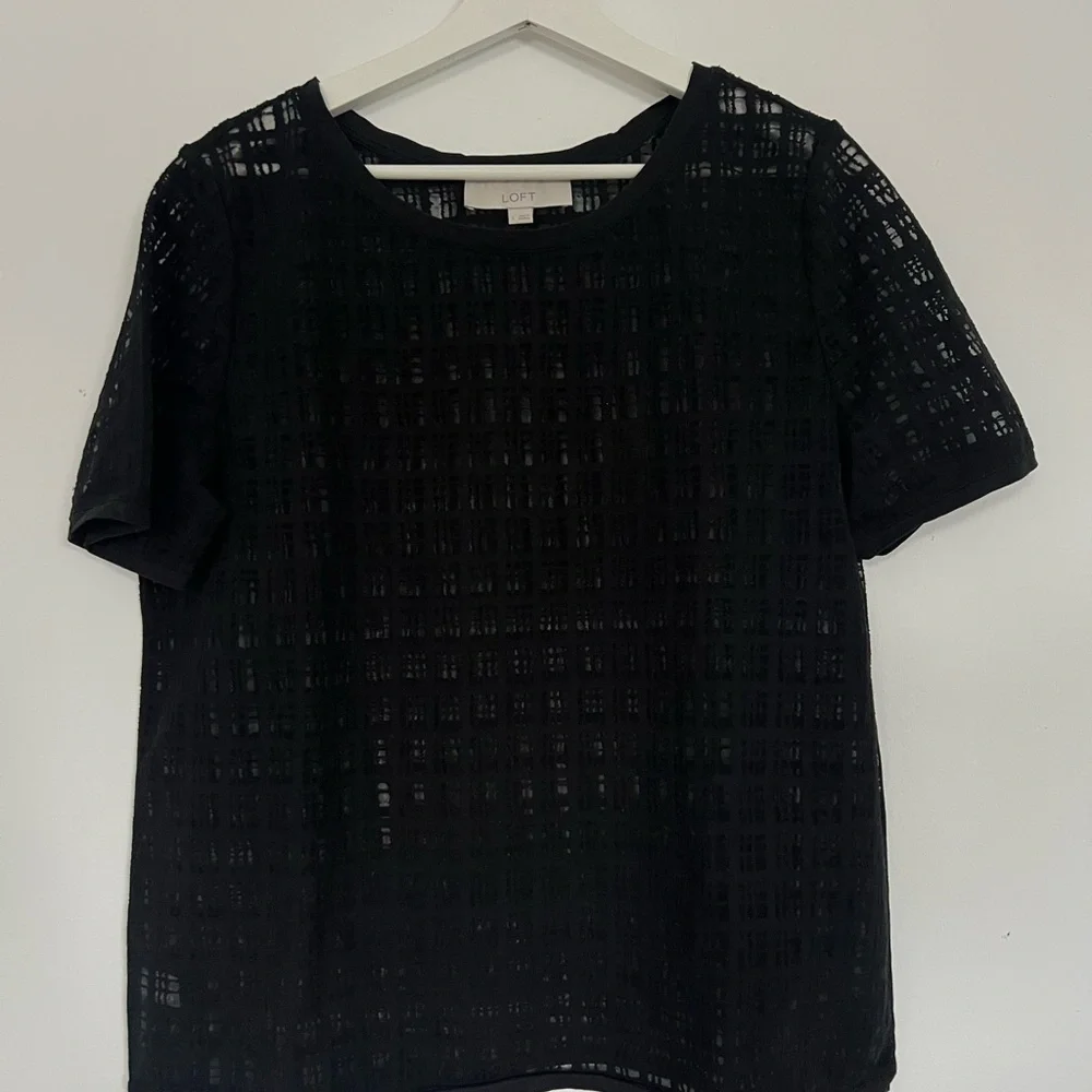 LOFT Black Short-Sleeve Grid Lace Blouse - Picture 1 of 5